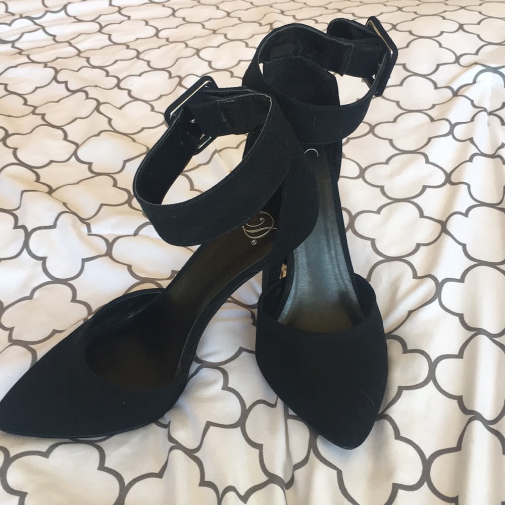 Black Strap Heel